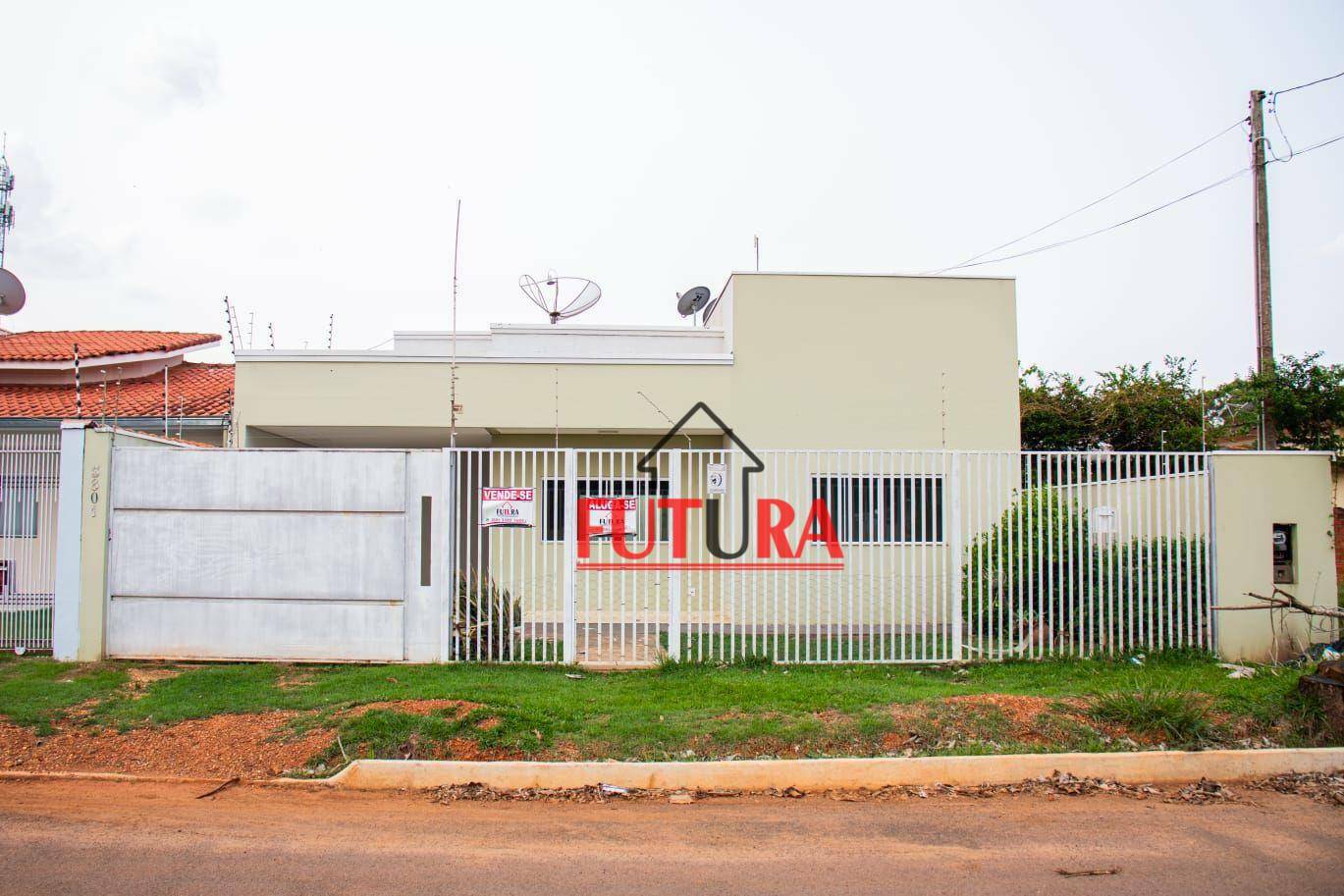 Casa à venda e aluguel com 3 quartos, 160m² - Foto 1