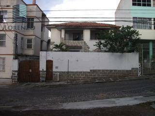 Casa de Condomínio à venda e aluguel com 4 quartos, 200m² - Foto 1