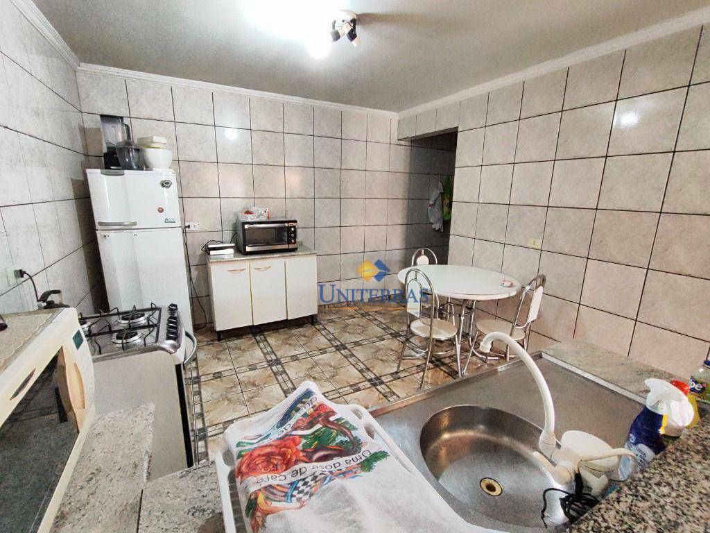 Casa à venda com 3 quartos, 60m² - Foto 7