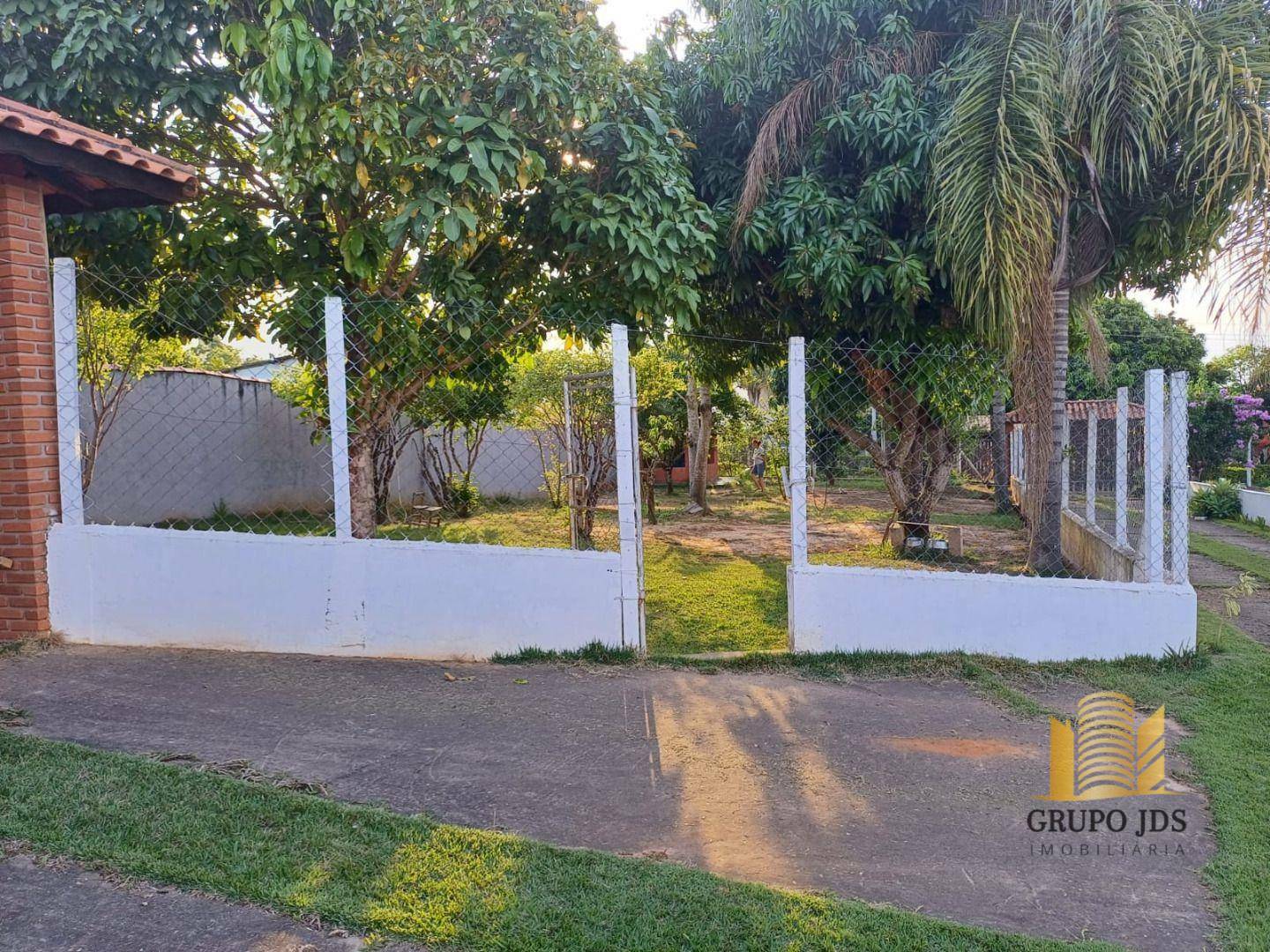 Chácara à venda com 2 quartos, 180m² - Foto 2