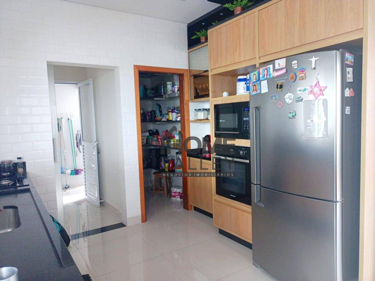 Casa de Condomínio à venda com 3 quartos, 231m² - Foto 6