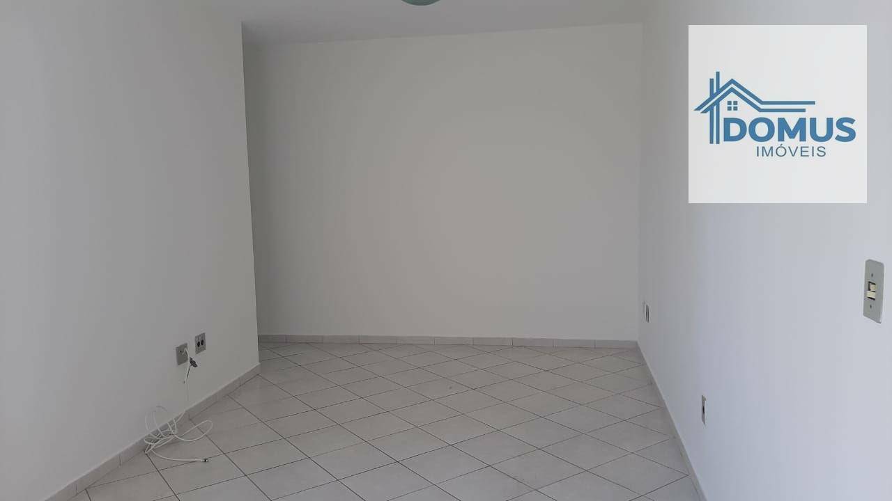 Apartamento para alugar com 2 quartos, 50m² - Foto 11