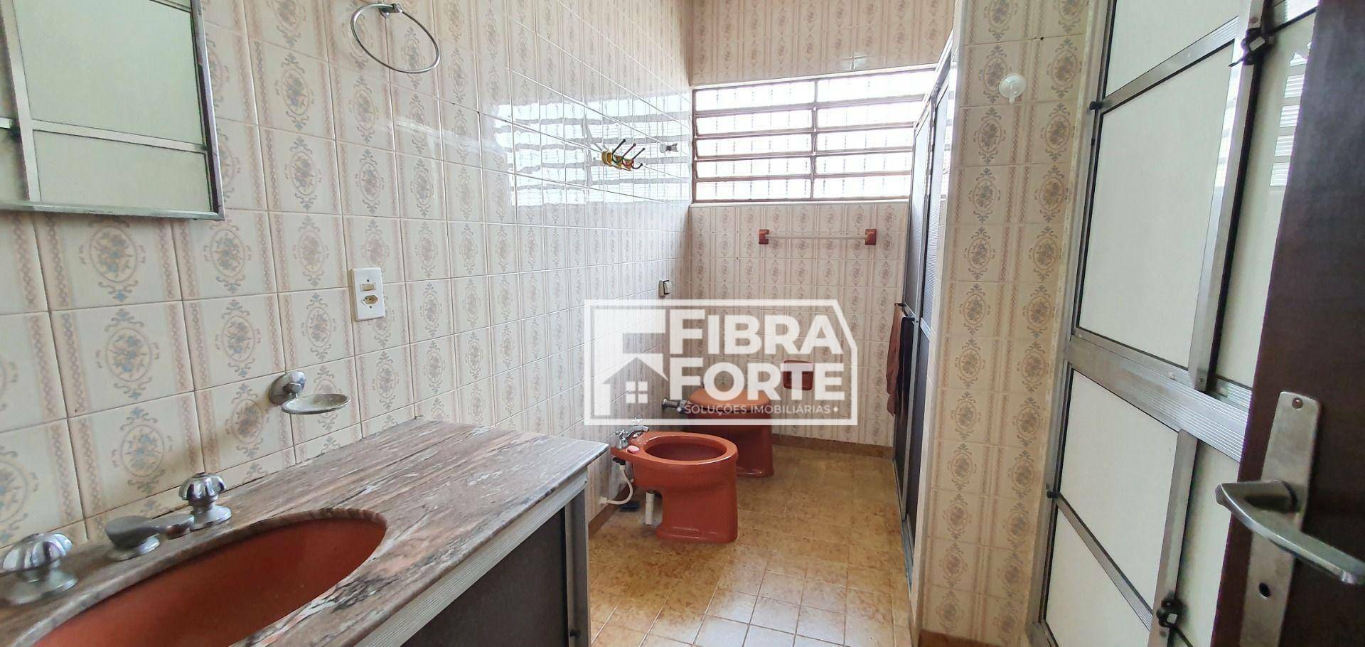 Casa à venda com 3 quartos, 244m² - Foto 14