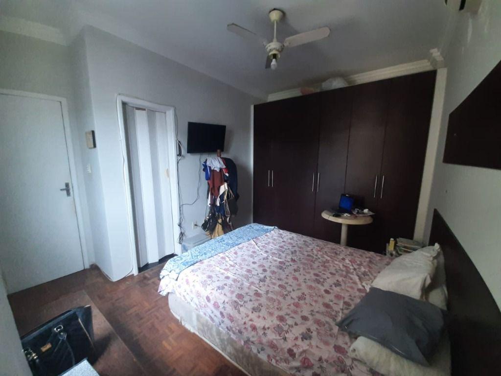 Apartamento à venda com 3 quartos, 214m² - Foto 11