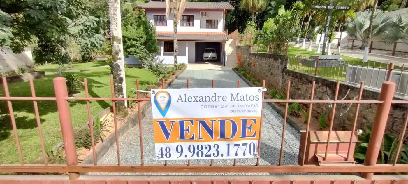 Casa à venda com 3 quartos, 200m² - Foto 1