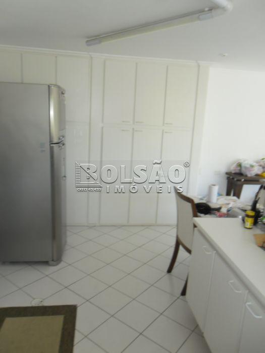 Sobrado à venda com 3 quartos, 300m² - Foto 17