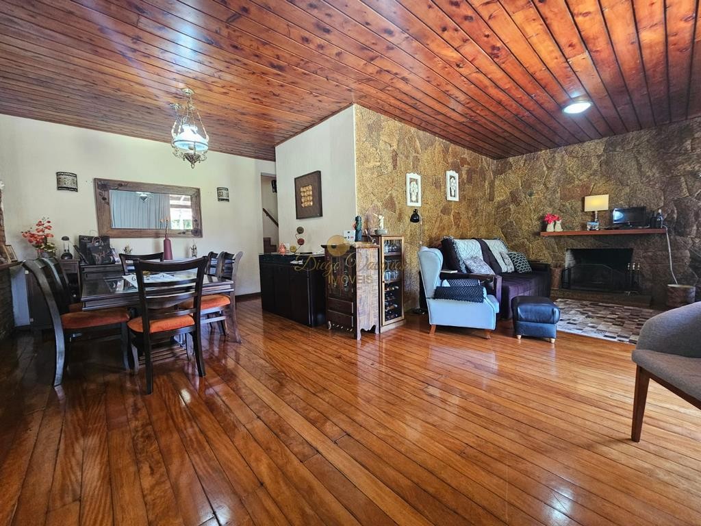 Casa à venda com 4 quartos, 200m² - Foto 16
