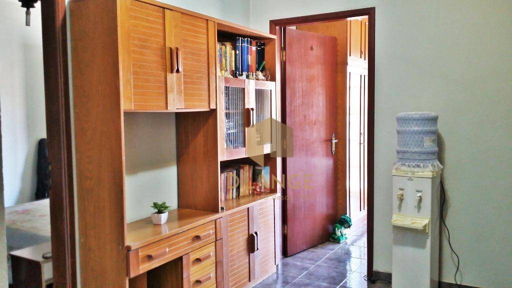 Casa à venda com 4 quartos, 339m² - Foto 18