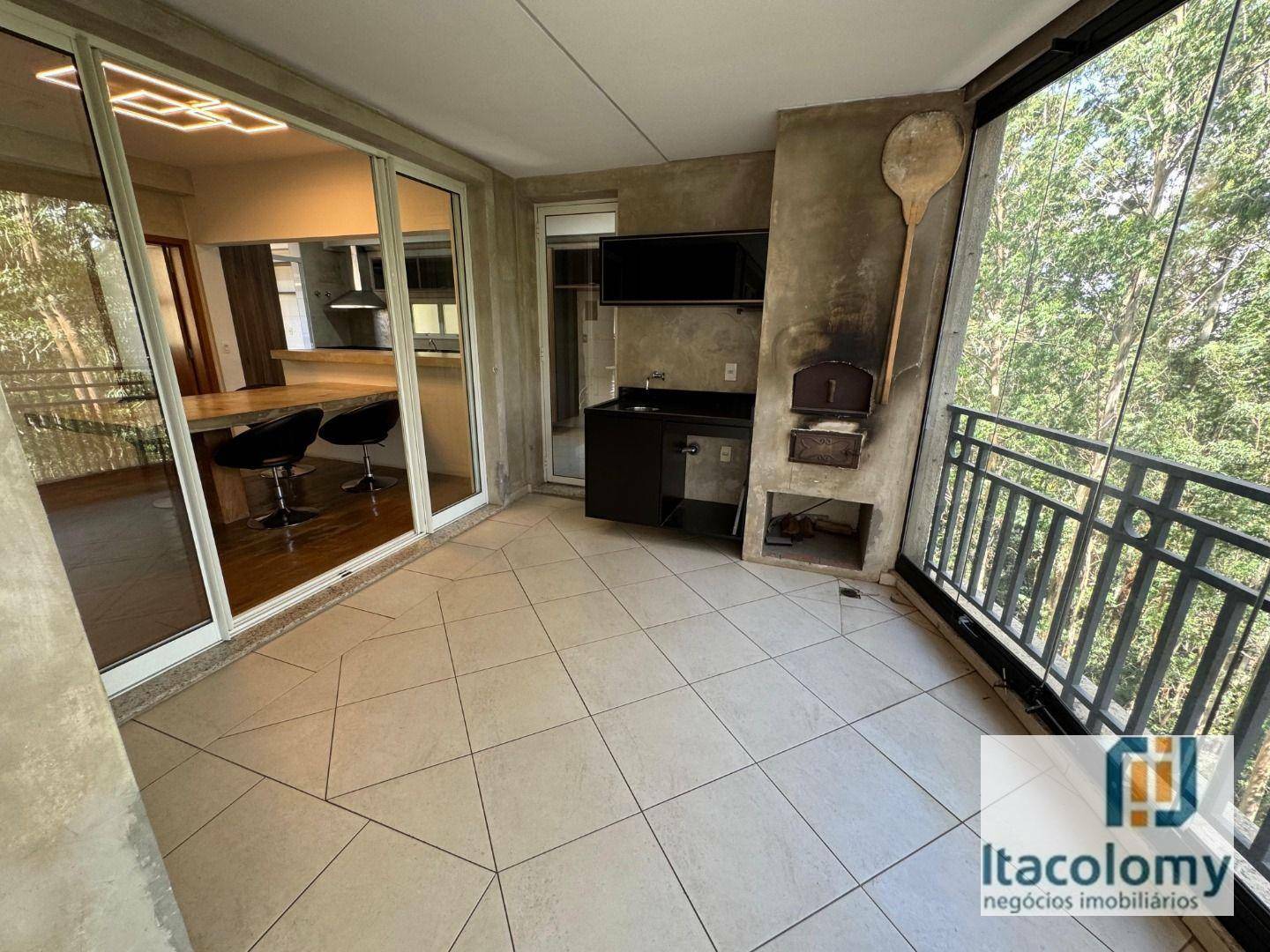 Apartamento para alugar com 3 quartos, 201m² - Foto 4