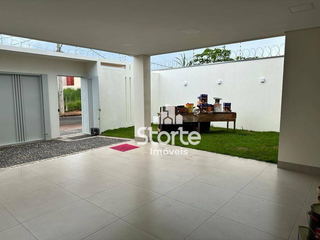 Casa à venda com 3 quartos, 179m² - Foto 18