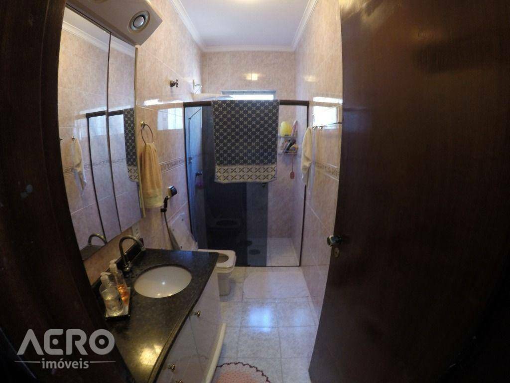 Casa à venda com 5 quartos, 317m² - Foto 20