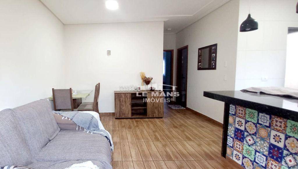 Casa, 2 quartos, 58 m² - Foto 1