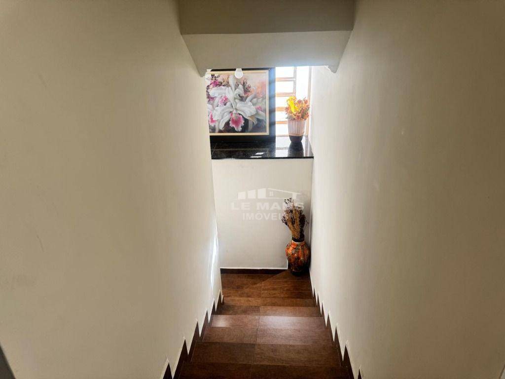 Casa à venda com 3 quartos, 195m² - Foto 18