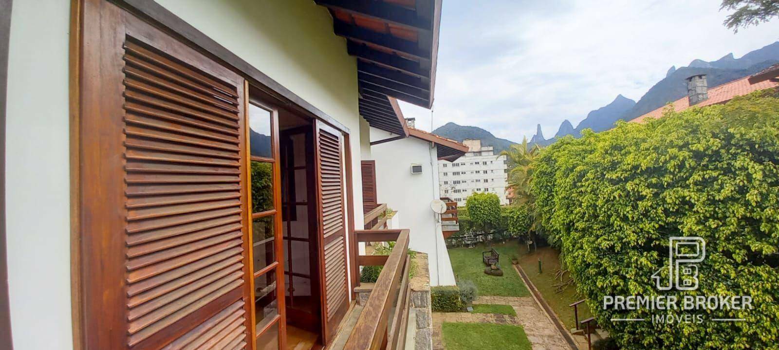 Casa à venda com 5 quartos, 212m² - Foto 15