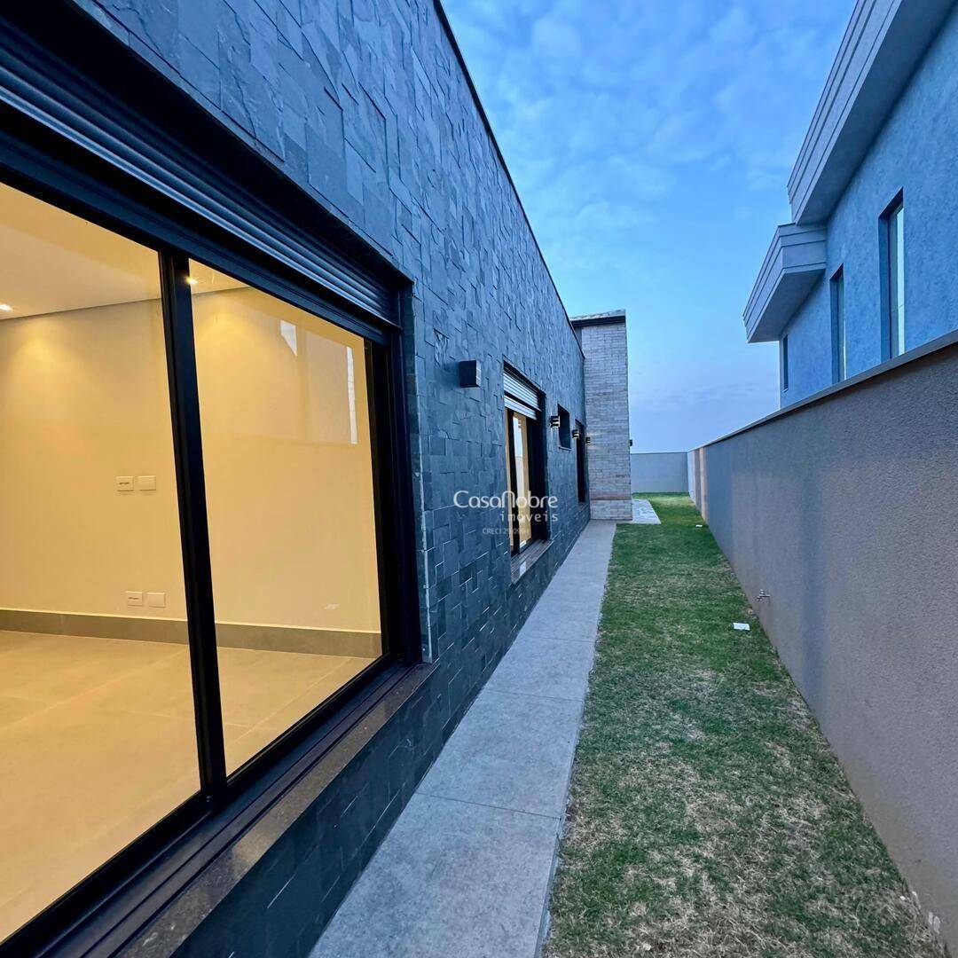 Casa de Condomínio à venda com 3 quartos, 211m² - Foto 9