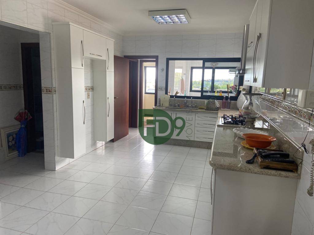 Apartamento à venda com 3 quartos, 209m² - Foto 8