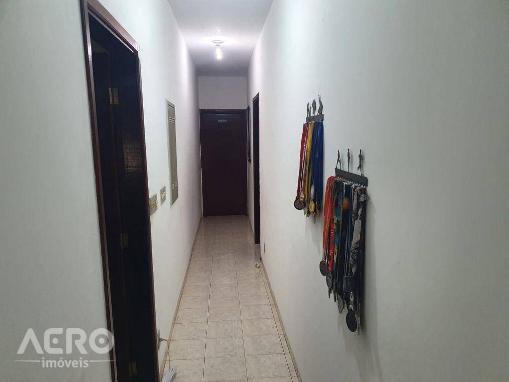 Chácara à venda com 4 quartos, 590m² - Foto 20