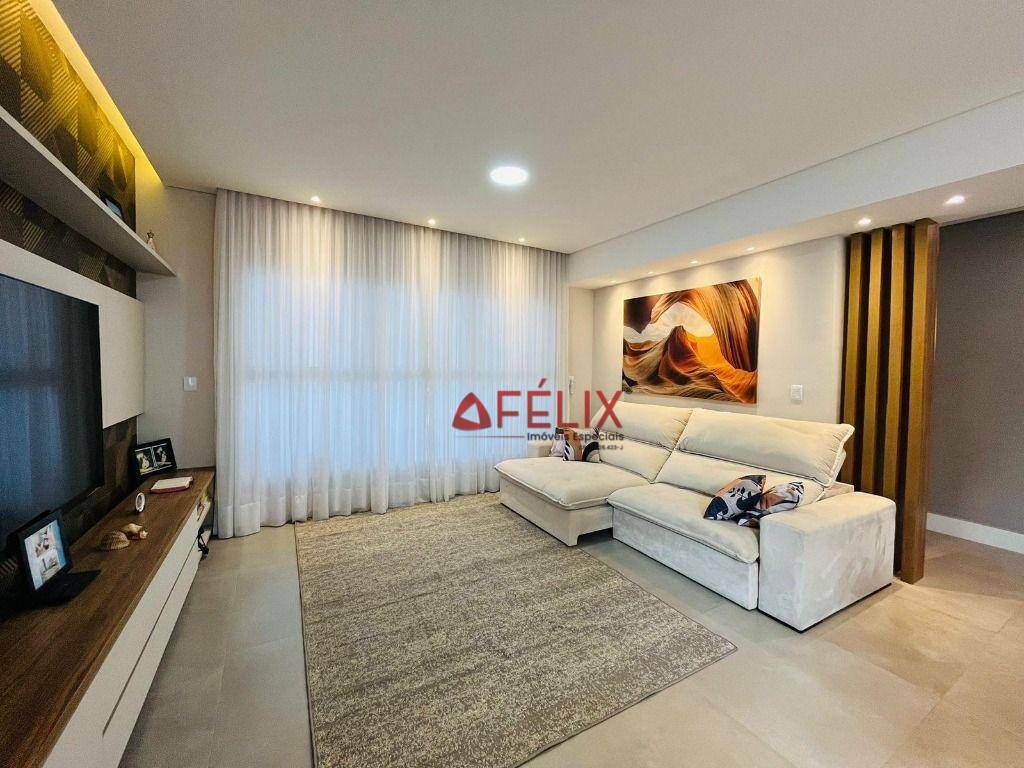 Sobrado à venda com 4 quartos, 358m² - Foto 1
