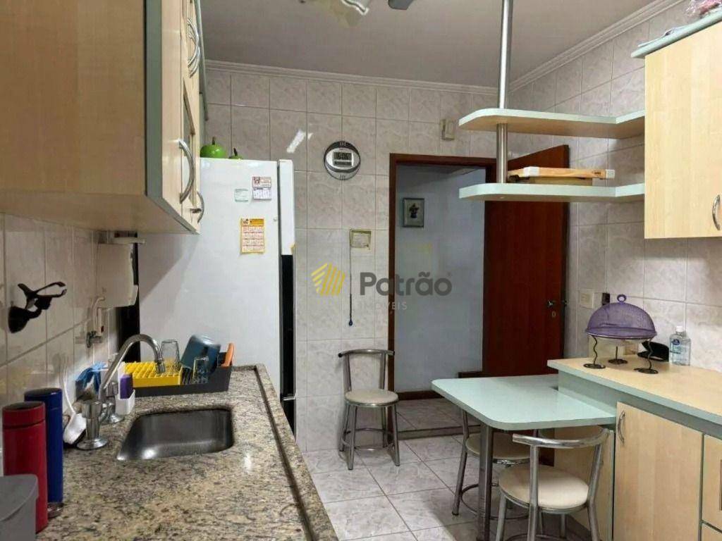 Apartamento à venda com 3 quartos, 110m² - Foto 17