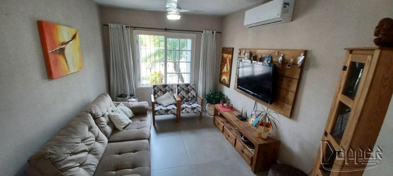 Casa à venda com 3 quartos, 140m² - Foto 1