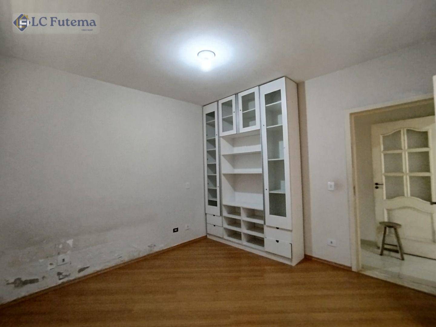 Casa de Condomínio para alugar com 3 quartos, 300m² - Foto 29