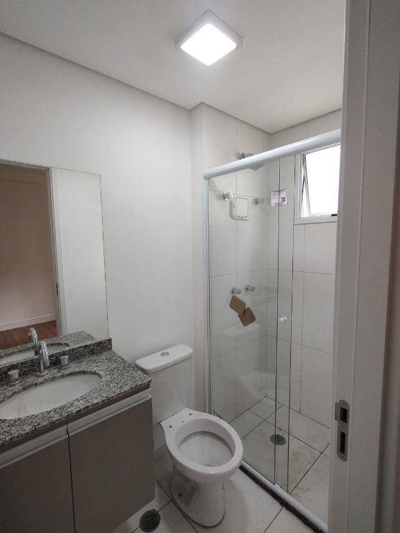 Apartamento para alugar com 2 quartos, 64m² - Foto 11