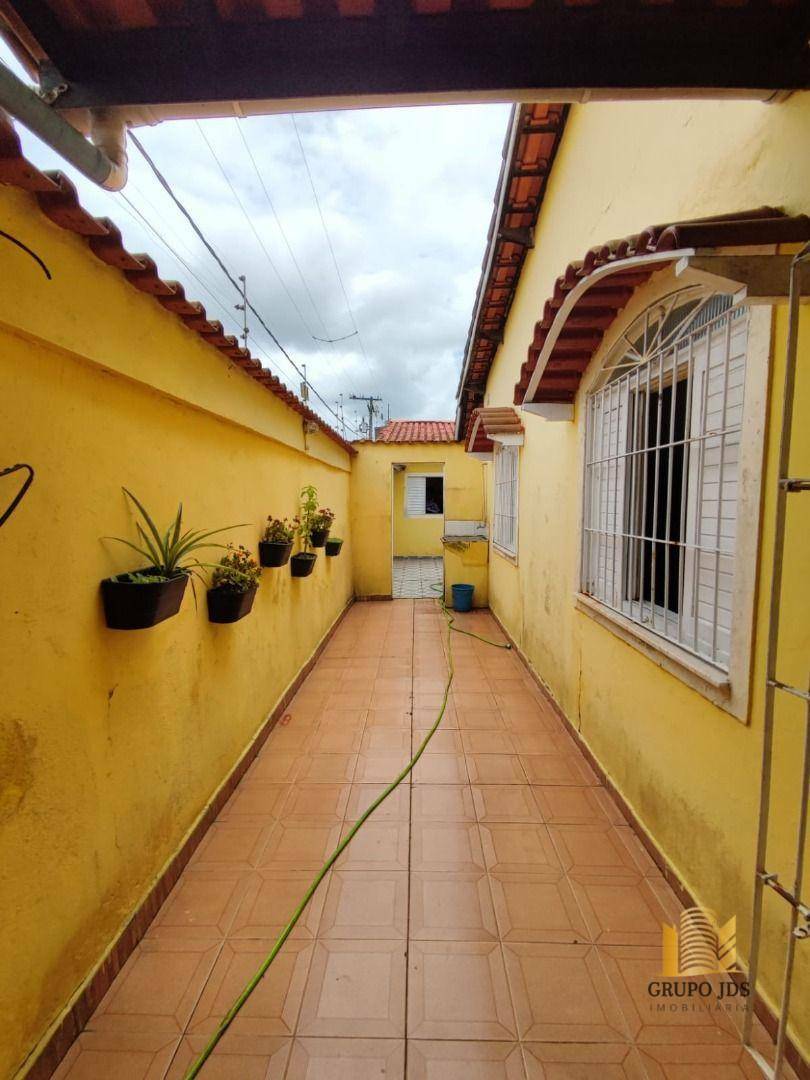 Casa à venda com 3 quartos, 100m² - Foto 2