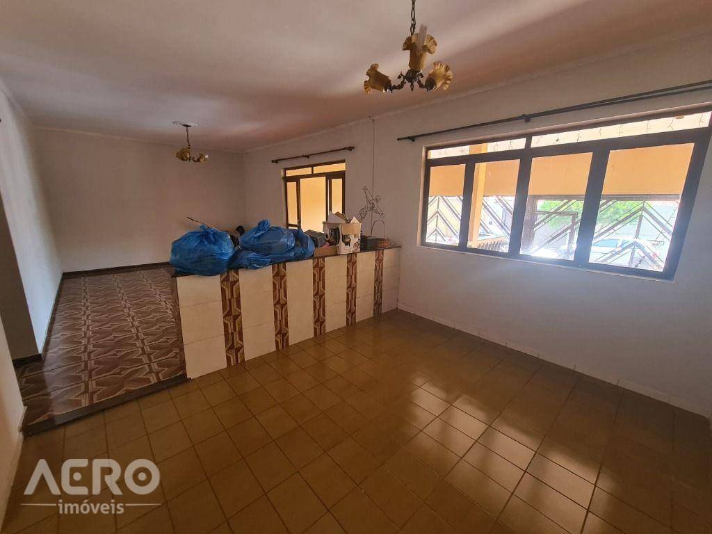 Casa à venda com 3 quartos, 200m² - Foto 16