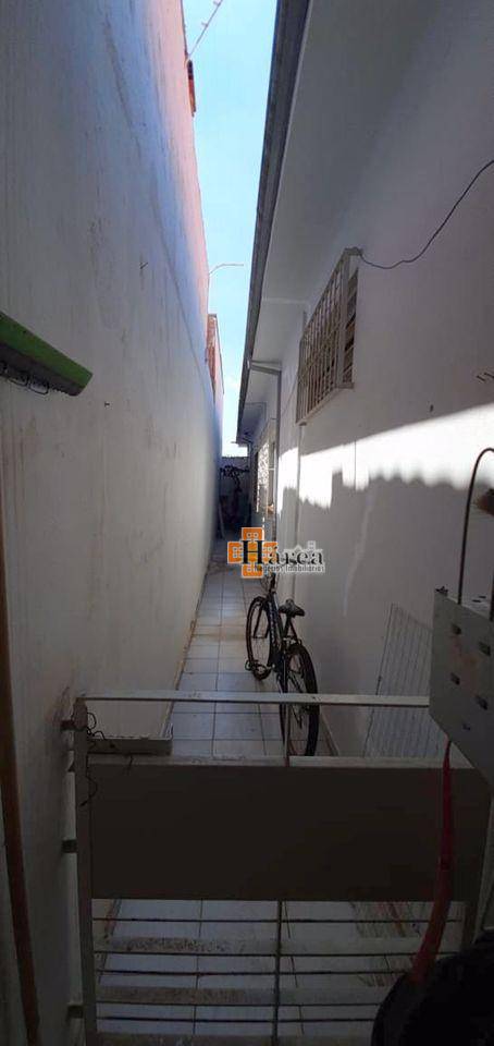 Casa à venda com 3 quartos, 235m² - Foto 26