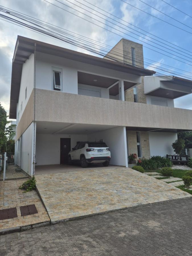 Casa à venda com 5 quartos, 300m² - Foto 2