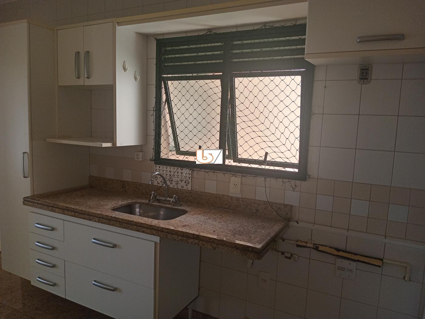 Apartamento para alugar com 3 quartos, 96m² - Foto 13