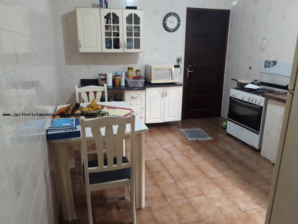 Casa à venda com 2 quartos, 170m² - Foto 19