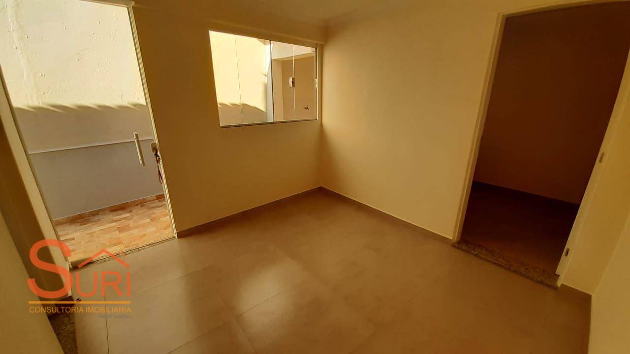 Casa à venda com 2 quartos, 125m² - Foto 4