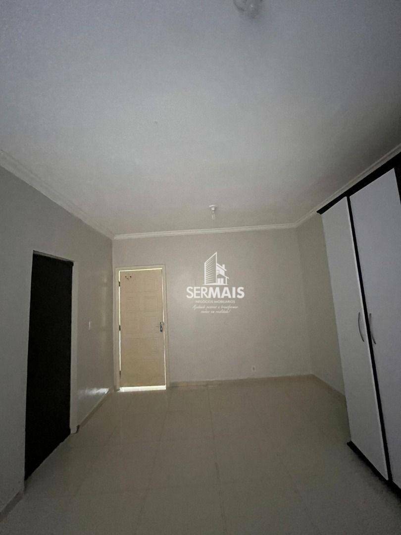 Casa para alugar com 4 quartos, 250m² - Foto 13