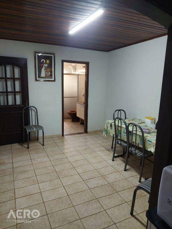 Casa à venda com 2 quartos, 160m² - Foto 10