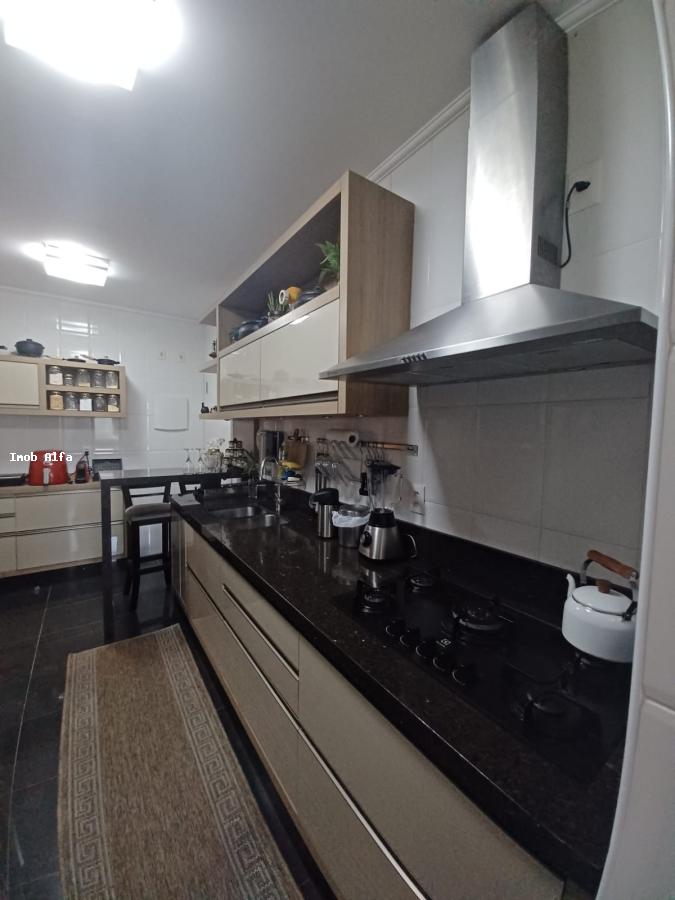 Apartamento à venda com 3 quartos, 180m² - Foto 14