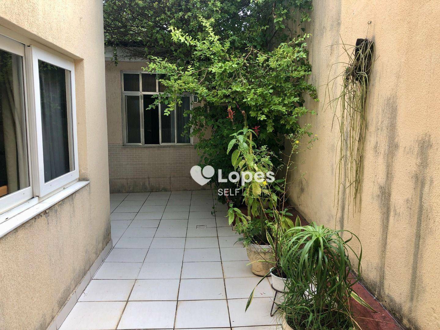 Casa à venda com 3 quartos, 253m² - Foto 15