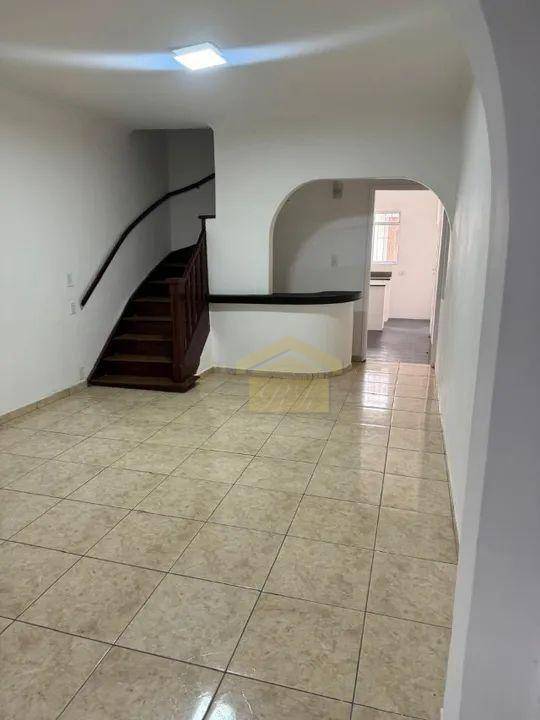 Sobrado à venda com 4 quartos, 182m² - Foto 1