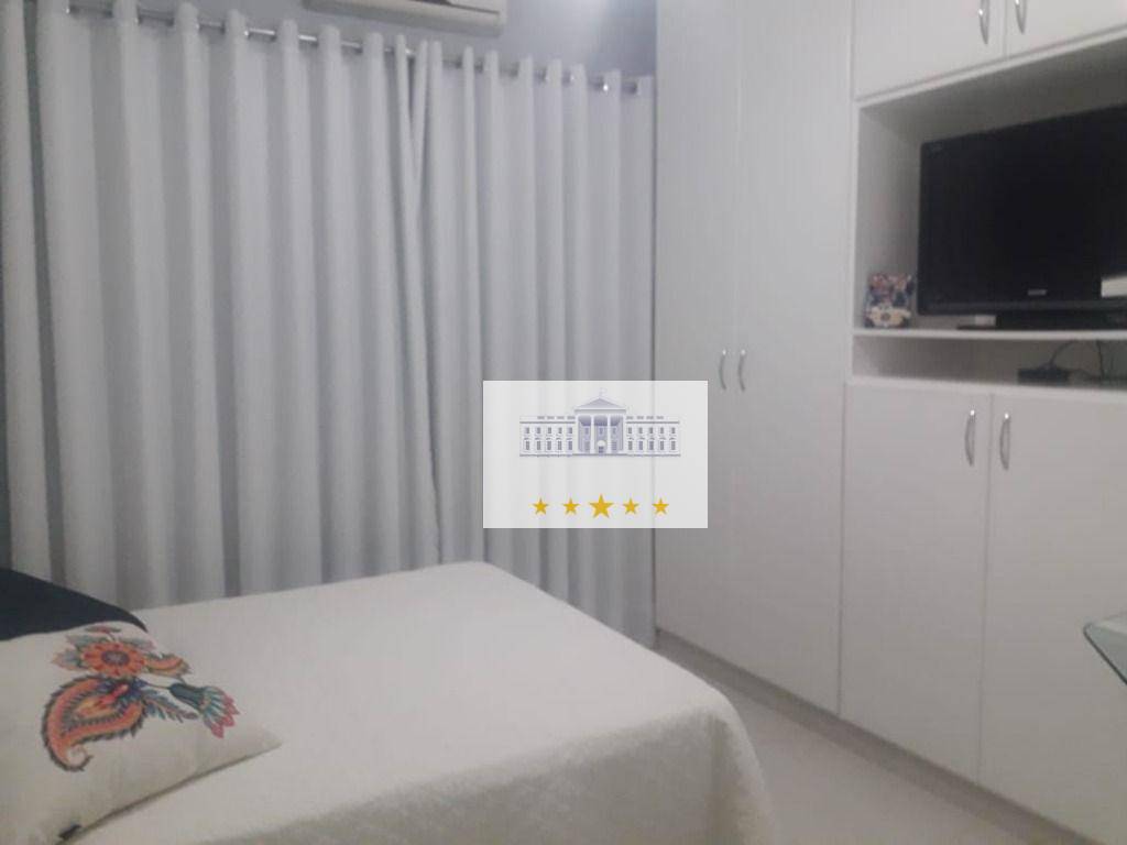 Casa de Condomínio à venda com 3 quartos, 210m² - Foto 2