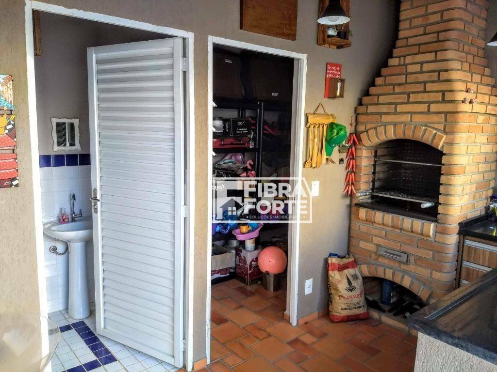 Casa à venda com 3 quartos, 220m² - Foto 6