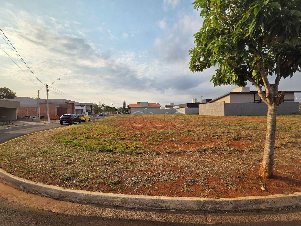 Loteamento e Condomínio, 345 m² - Foto 1