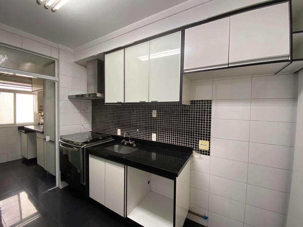 Apartamento à venda com 3 quartos, 123m² - Foto 8