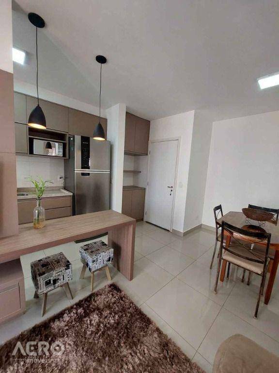 Apartamento à venda com 2 quartos, 62m² - Foto 1