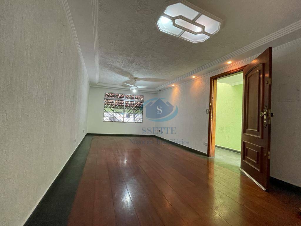 Sobrado à venda com 3 quartos, 150m² - Foto 1