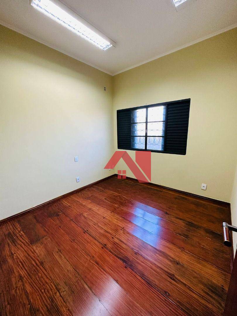 Casa à venda com 4 quartos, 217m² - Foto 5