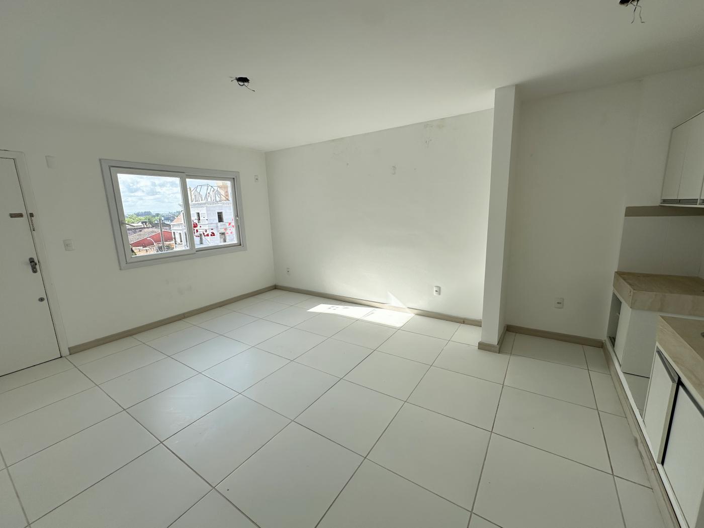 Apartamento à venda com 2 quartos, 80m² - Foto 2