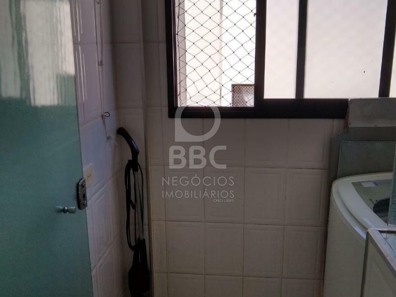 Apartamento à venda com 2 quartos, 62m² - Foto 11