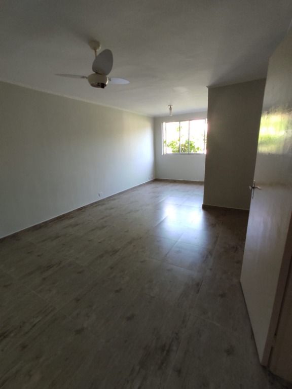 Apartamento à venda com 2 quartos, 68m² - Foto 4