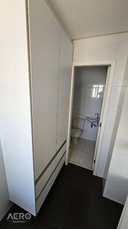 Apartamento para alugar com 3 quartos, 180m² - Foto 19