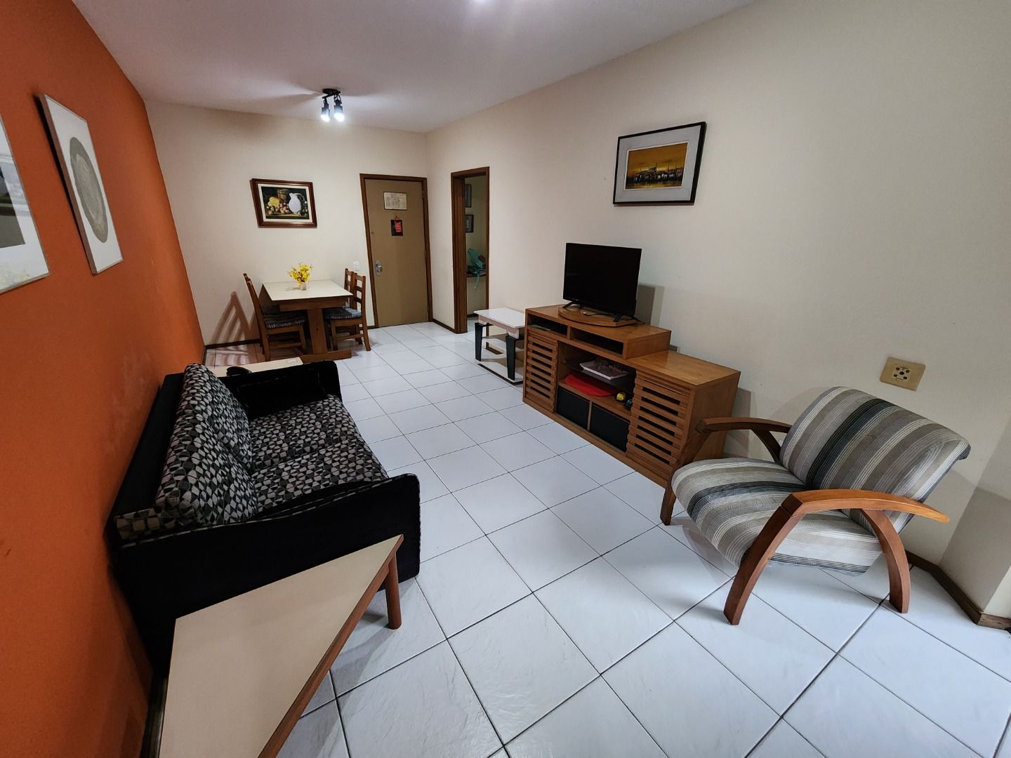 Apartamento à venda com 1 quarto, 55m² - Foto 4